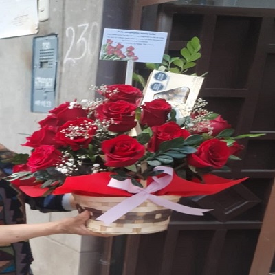 Cesto rosas rojas
